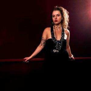 Meet your Posher, Julia